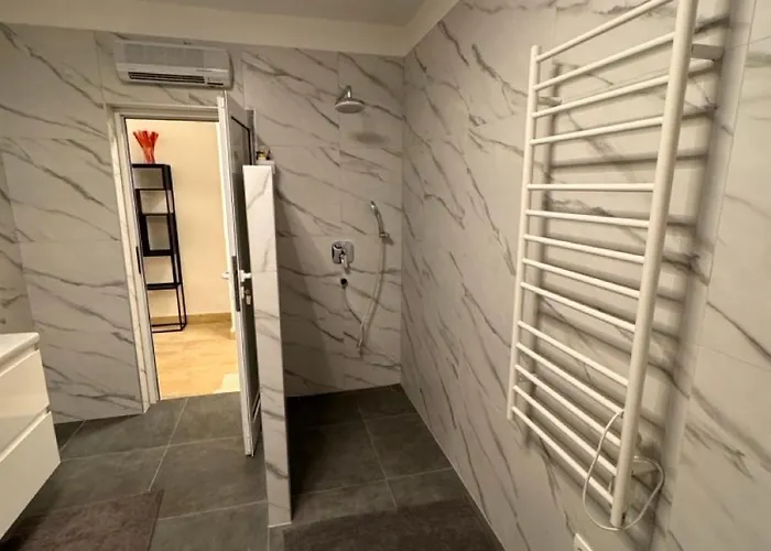 Lazaric Adria 普拉